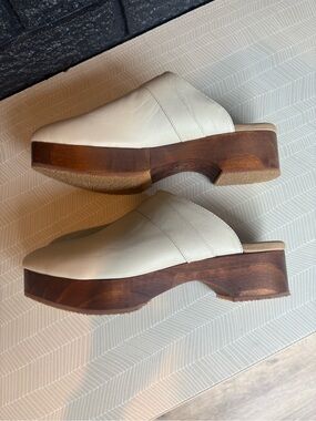 Poppy Barley Brooklin Clog in off white